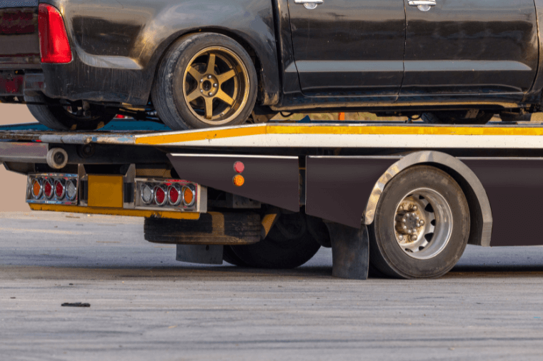 Towing company to tow a broken down van